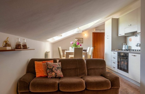 Castagnole delle Lanze Apartment | Nice apartment for 4 people with pool, A/C, WIFI, TV and patio