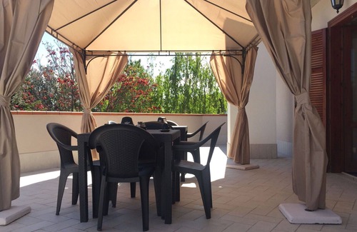 Roseto degli Abruzzi Villa | Nice apartment in villa for 6 guests with WIFI, TV, patio and parking