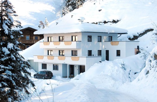 Ramsau im Zillertal Apartment | Nice apartment for 14 guests with WIFI, TV, terrace and parking