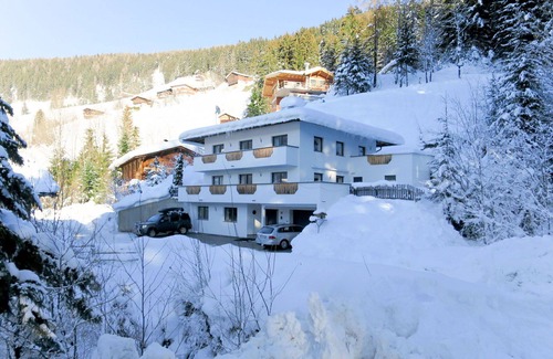 Ramsau im Zillertal Apartment | Nice apartment for 14 guests with WIFI, TV, terrace and parking