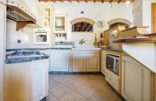 Castel San Gimignano Apartment | Nice apartment in Castel San Gimignano