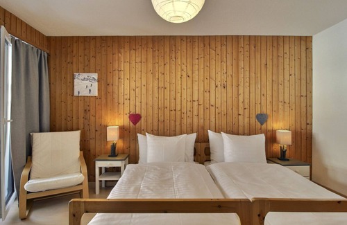 Champery Apartment | Nice apartement with 2 bedrooms, balcony, external parking space and wifi at 500 meters from the cab