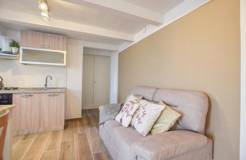 Laureana Cilento Apartment | Nice apartment in Laureana Cilento (SA)