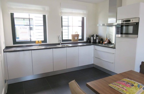 Uitdam Apartment | Nice apartment for 8 guests with WIFI, pool, TV, terrace and parking
