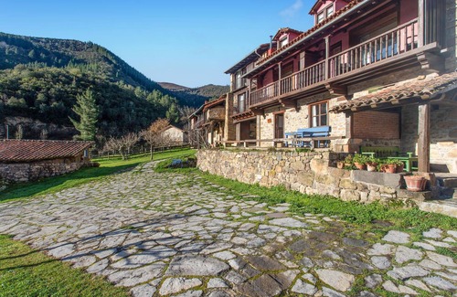 Cabezon de Liebana Apartment | Nice apartment in Cabezon de liebana