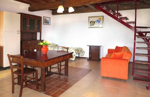 Santo Villa | Nice apartment in villa for 4 people with pool, terrace, pets allowed, panoramic view and parking