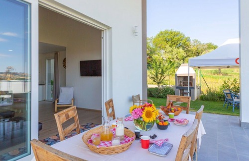 Citta Sant'Angelo House | Nice apartment in villa for 5 people with WIFI, A/C, TV, terrace, pets allowed and parking