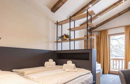 Hallerndorf Apartment | Nice apartment for 5 people with WIFI, hot tub, TV, terrace, pets allowed and parking