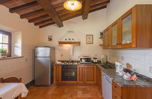 Popoltaio-Schiacciato Villa | Nice apartment in villa for 8 people with A/C, pool, WIFI, TV and patio