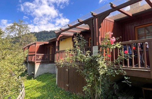 Treffen Villa | Nice apartment in villa for 4 guests with WIFI, TV, terrace, pets allowed and parking