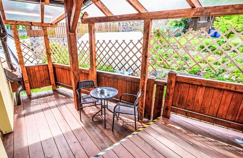 Cesky Krumlov Apartment | Nice apartment for 5 guests with WIFI, patio, pets allowed and parking