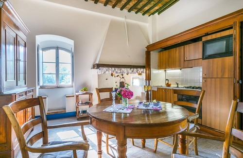 Stigliano Apartment | Nice apartment for 10 guests with WIFI, TV, patio, pets allowed, panoramic view and parking