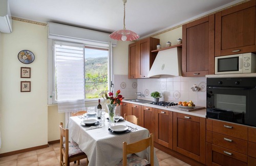 Dolcedo Apartment | Nice apartment for 10 people with WIFI, private pool, TV and patio
