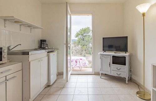 Gardanne Apartment | Nice apartment for 2 people with WIFI, TV, terrace and panoramic view