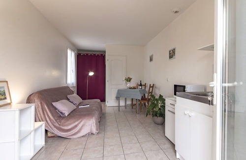 Gardanne Apartment | Nice apartment for 2 people with WIFI, TV, terrace and panoramic view