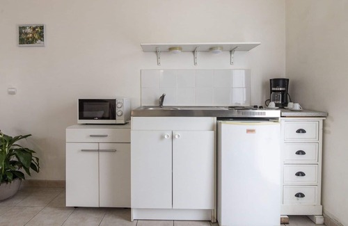 Gardanne Apartment | Nice apartment for 2 people with WIFI, TV, terrace and panoramic view