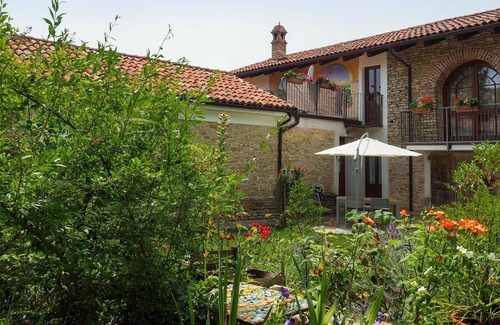 Murazzano Apartment | Nice apartment for 2 guests with pool, patio and parking