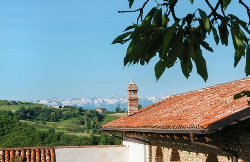 Murazzano Apartment | Nice apartment for 2 guests with pool, patio and parking