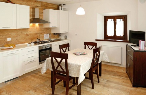 Raveo Apartment | Nice apartment for 2 people with WIFI, TV, patio and parking