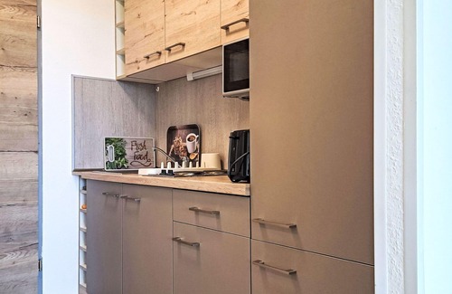 Strobl Apartment | Nice apartment for 3 people with A/C, WIFI, TV and balcony
