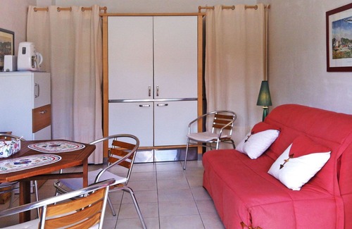 Lancieux Apartment | Nice apartment for 4 people with WIFI, TV, terrace, pets allowed and parking