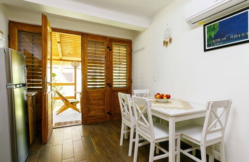 Fonyodliget Apartment | Nice apartment for 4 guests with WIFI, A/C, TV, terrace, pets allowed and parking