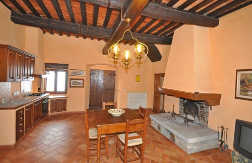 Marradi Apartment | Nice apartment for 4 guests with WIFI, pool, TV, pets allowed, panoramic view and parking