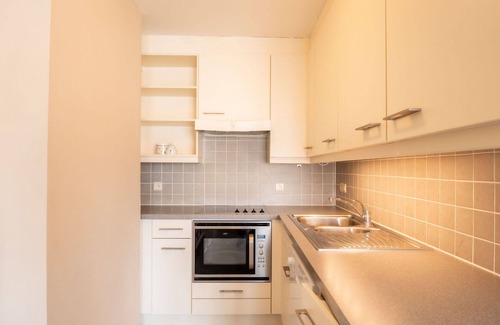 Bredene Apartment | Nice apartment for 4 guests with WIFI, TV, balcony and pets allowed