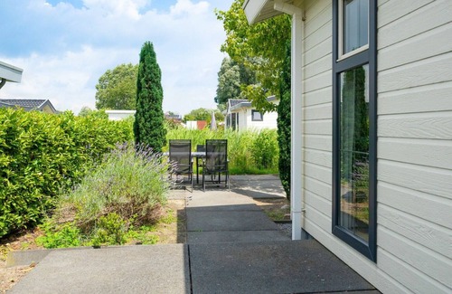 Strijensas Apartment | Nice apartment for 4 people with WIFI, TV, terrace and parking