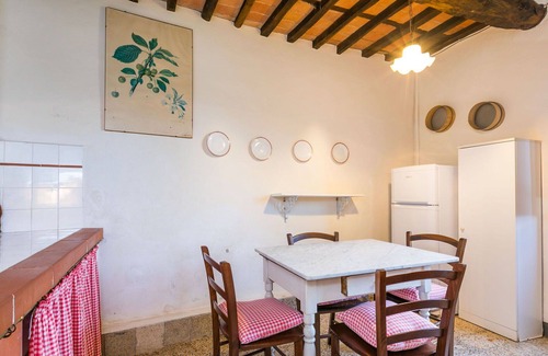 Pescia Apartment | Nice apartment for 4 people with pool, WIFI, TV, patio and pets allowed
