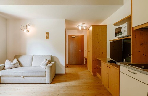 Solda Apartment | Nice apartment for 4 people with WIFI, TV, terrace, pets allowed, panoramic view and parking