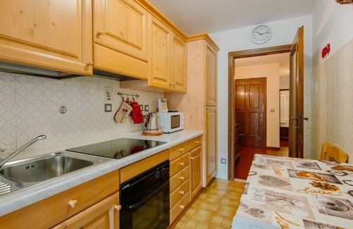 Campitello di Fassa Apartment | Nice apartment for 5 people with WIFI, TV and balcony