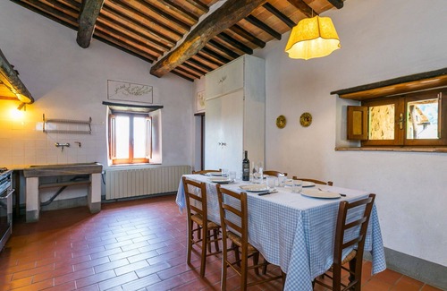 Pescia Apartment | Nice apartment for 6 guests with WIFI, pool, TV, patio and pets allowed