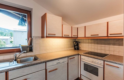 Goldegg Apartment | Nice apartment for 8 people with WIFI, pool, TV, balcony and pets allowed