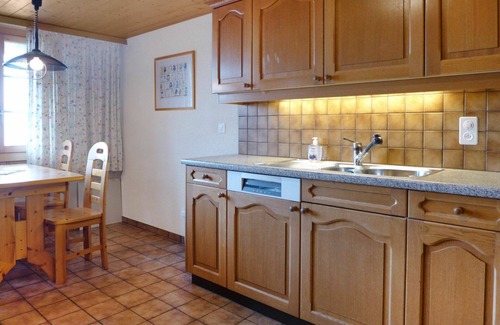 Beatenberg Apartment | Nice apartment for 6 people with WIFI, TV, balcony, pets allowed, panoramic view and parking
