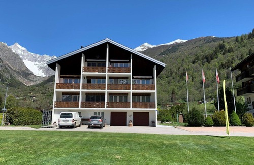 Reckingen Apartment | Nice apartment for 4 people with WIFI, TV, balcony and pets allowed