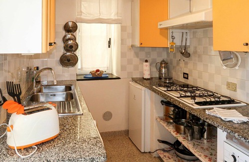 Vendone Apartment | Nice apartment for 4 people with A/C, WIFI, pool, patio, pets allowed, panoramic view and parking