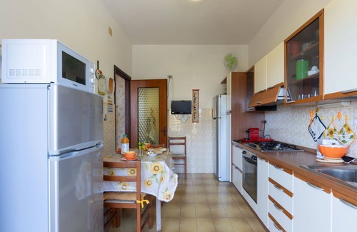 Laigueglia Apartment | Nice apartment for 6 people with A/C, WIFI, terrace, pets allowed and panoramic view
