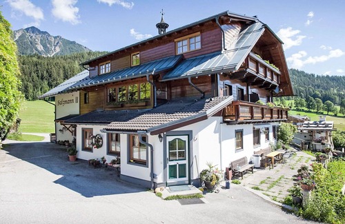 Ramsau am Dachstein Villa | Nice apartment in villa for 3 guests with WIFI, TV, balcony and pets allowed
