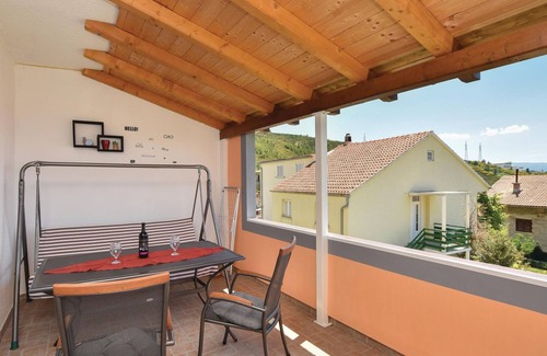 Dugi Rat Apartment | Nice apartment in Dugi Rat with WiFi