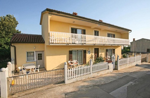 Liznjan Apartment | Nice apartment in Liznjan with