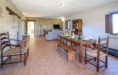 Gualdo Cattaneo Apartment | Nice Apartment In Loc Saragano, Gualdo