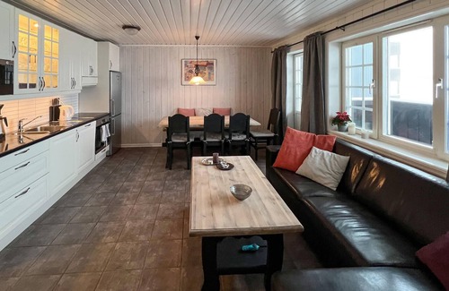 Svingvoll Apartment | Nice apartment in Svingvoll with WiFi