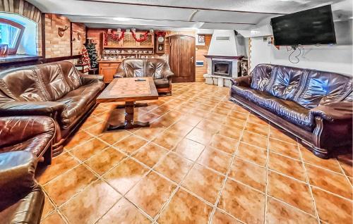 Ostroda Apartment | Nice Apartment In Szyldak With Sauna