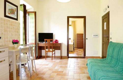 Caprarola Villa | Nice apartment in villa for 3 people with WIFI, pool, TV, terrace, pets allowed and parking
