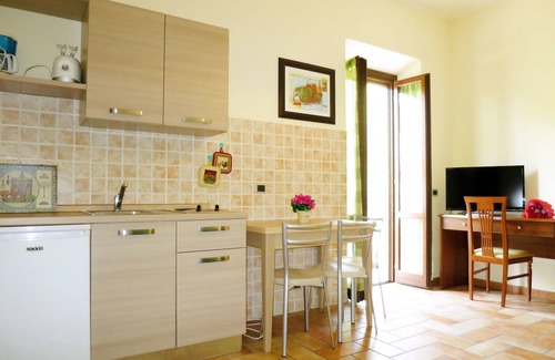 Caprarola Villa | Nice apartment in villa for 3 people with WIFI, pool, TV, terrace, pets allowed and parking