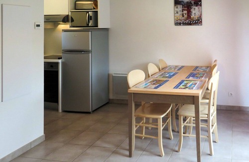 Montignac House | Nice apartment in villa for 6 guests with WIFI, pool, TV, terrace, pets allowed and parking