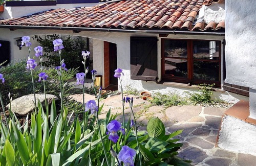 Arolo House | Nice apartment in villa for 6 guests with TV, terrace, pets allowed and parking