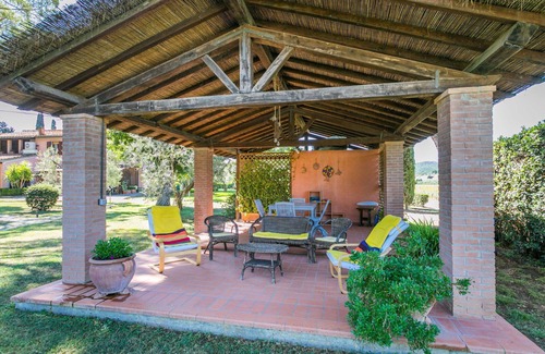 Suvereto Villa | Nice apartment in villa for 3 people with A/C, WIFI, pool, TV and terrace