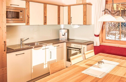 Heiligenblut House | Nice apartment in villa for 6 people with WIFI, TV, terrace and pets allowed
